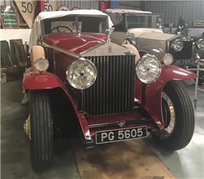 Classic Cars prepare for show