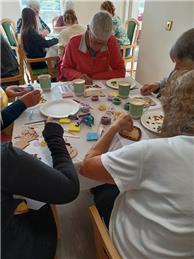 Community Comes Together for Successful Mosaic Workshop Fundraiser