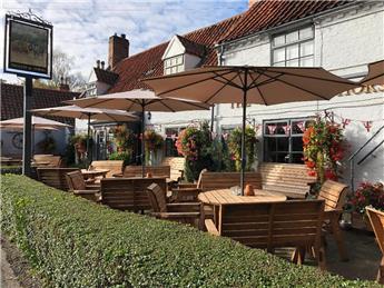 Plea for help with hanging baskets at The Waggon