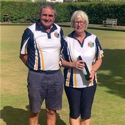 Lesley and Robin lift pairs title