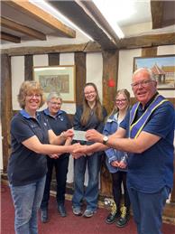 Forresters Lodge 456 tonight presented a cheque