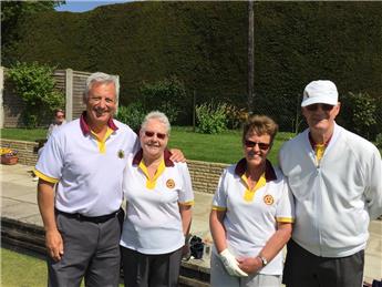 CLUB DRAWN TWO WOOD PAIRS