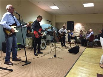 SWINGING SIXTIES REACHES OAKLEY