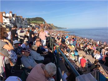 OAKLEY TOUR GETS UNDER WAY