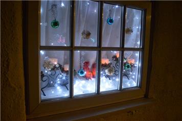 Christmas Lights Photos, But Where Is No 6?