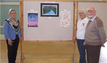 Mayor attends Peace Picture Display